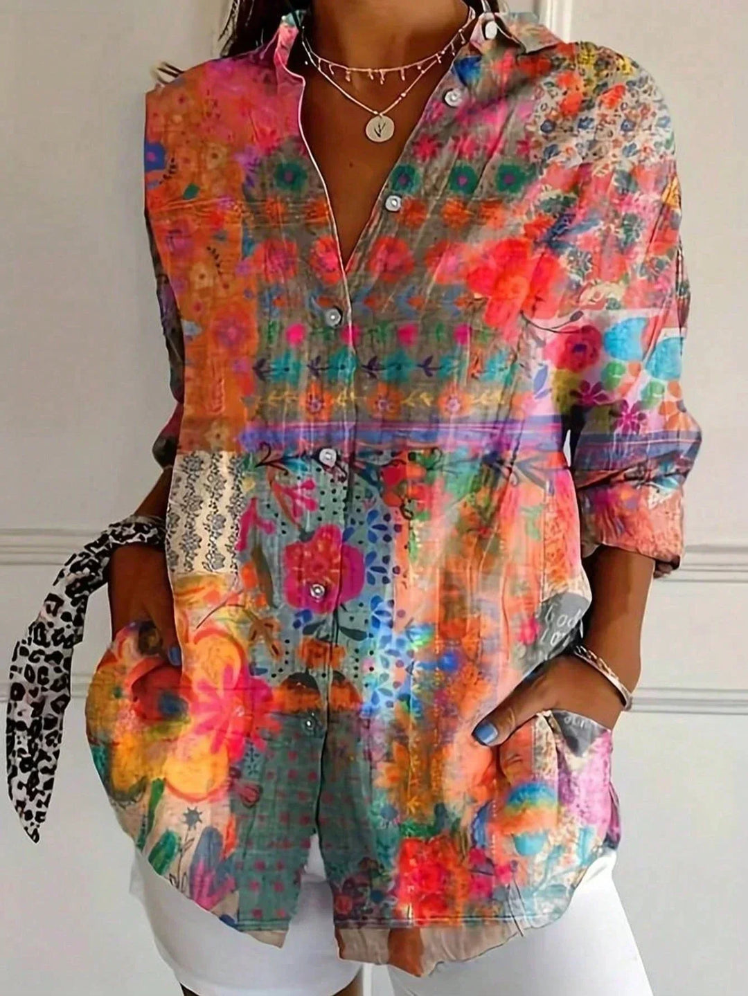 Rina | Blouse with colorful pattern