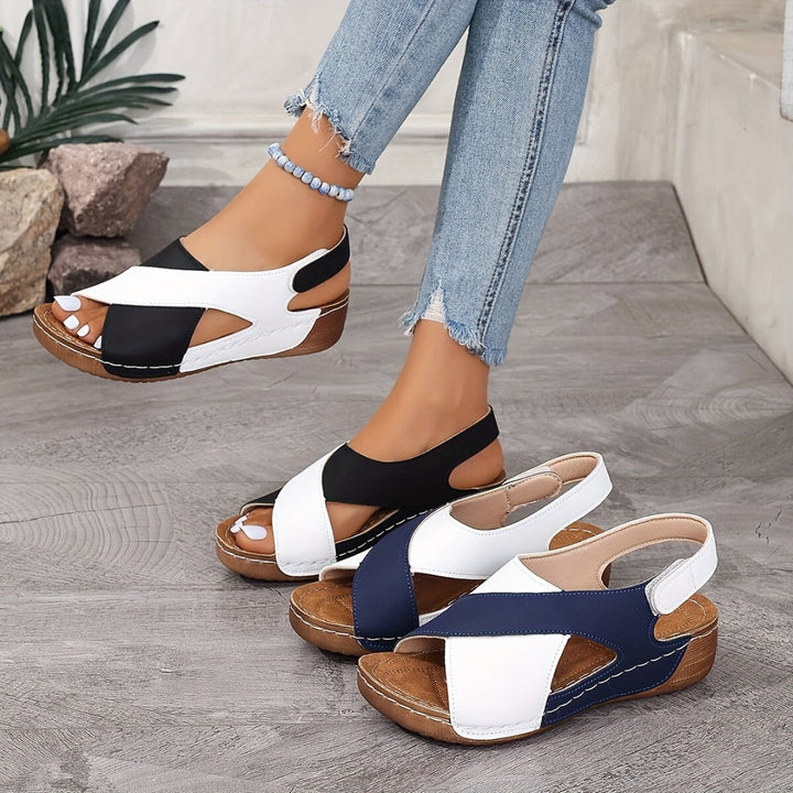 Liza | Ultra-comfortable orthopedic sandals with a slanted heel