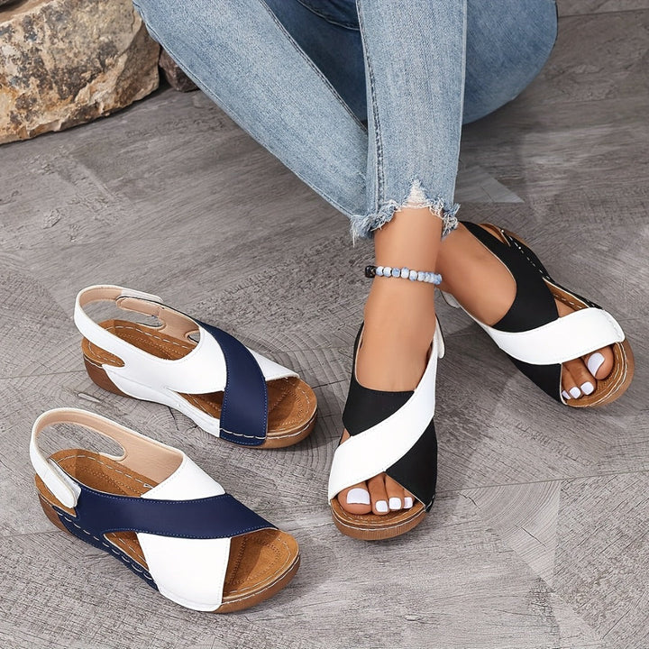 Liza | Ultra-comfortable orthopedic sandals with a slanted heel